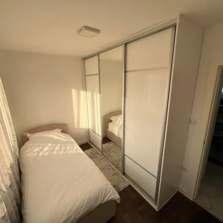 Hill Apartament
